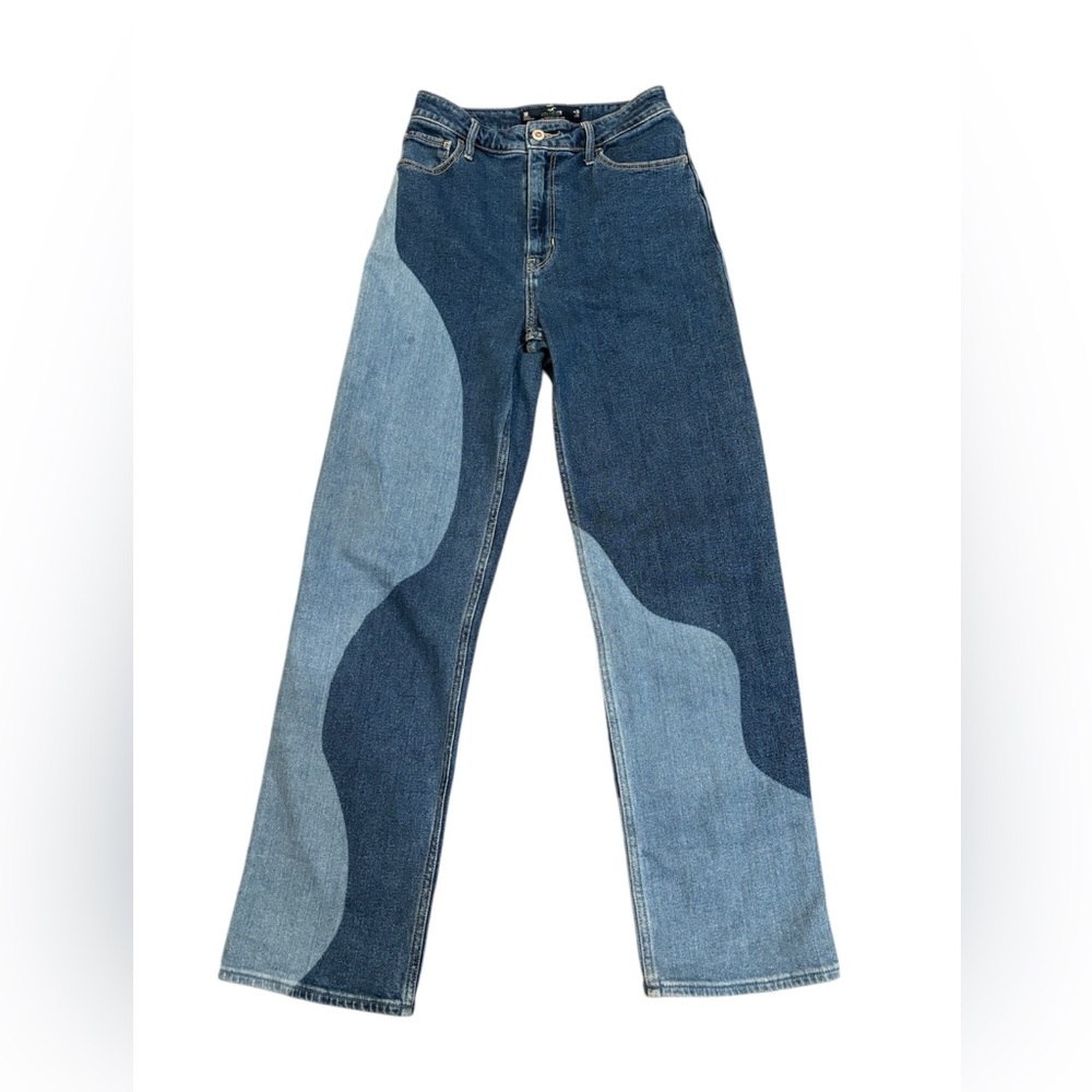 Hollister Ultra High Rise Wavy Pattern Dad Jeans 
size W26 L31